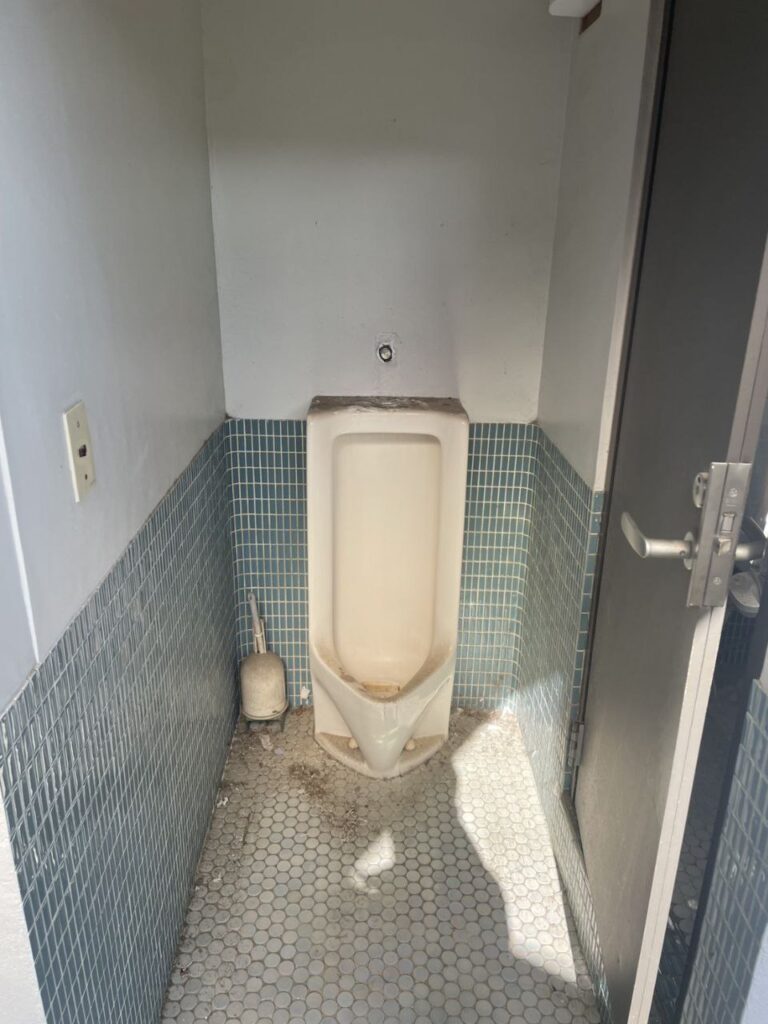 Before: 名古屋市中区／トイレ水漏れ修理